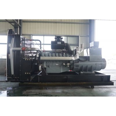 900kw威曼柴油發(fā)電機(jī)組-威曼16缸柴油機(jī)D30A1柴油發(fā)電機(jī)組,缸徑/行程：128/142mm,柴油發(fā)電機(jī)組水冷發(fā)動(dòng)機(jī)功率960KW,柴油發(fā)電機(jī)組配套馬拉松斯坦福發(fā)電機(jī)。廠價(jià)直銷歡迎選購：13773399855。