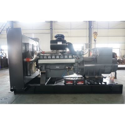 800kw威曼柴油發(fā)電機(jī)組-威曼16缸柴油機(jī)D30A2柴油發(fā)電機(jī)組,缸徑/行程：128/142mm,柴油發(fā)電機(jī)組水冷發(fā)動(dòng)機(jī)功率880KW,柴油發(fā)電機(jī)組配套馬拉松斯坦福發(fā)電機(jī)。廠價(jià)直銷歡迎選購：13773399855。