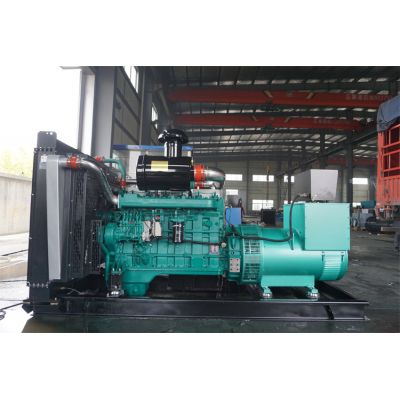 250kw乾能柴油發(fā)電機(jī)組-乾能6缸柴油機(jī)G128ZLD1柴油發(fā)電機(jī)組,缸徑/行程：135/150mm,柴油發(fā)電機(jī)組水冷發(fā)動機(jī)功率263KW,柴油發(fā)電機(jī)組配套馬拉松斯坦福發(fā)電機(jī)。廠價直銷歡迎選購：13773399855。