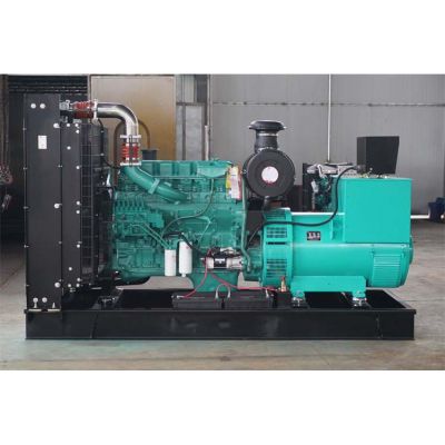 300kw東風康明斯柴油發(fā)電機組-東風康明斯6缸柴油機6ZTAA13-G3柴油發(fā)電機組,缸徑/行程：130/163mm,柴油發(fā)電機組水冷發(fā)動機功率340KW,柴油發(fā)電機組配套馬拉松斯坦福發(fā)電機。廠價直銷歡迎選購：13773399855。
