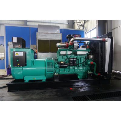 350kw乾能柴油發(fā)電機(jī)組-乾能6缸柴油機(jī)QN15G500D2柴油發(fā)電機(jī)組,缸徑/行程：135/165mm,柴油發(fā)電機(jī)組水冷發(fā)動機(jī)功率373KW,柴油發(fā)電機(jī)組配套馬拉松斯坦福發(fā)電機(jī)。廠價直銷歡迎選購：13773399855。
