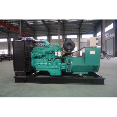 200kw東風(fēng)康明斯柴油發(fā)電機(jī)組-東風(fēng)康明斯6缸柴油機(jī)6LTAA8.9-G3柴油發(fā)電機(jī)組,缸徑/行程：140/152mm,柴油發(fā)電機(jī)組水冷發(fā)動機(jī)功率230KW,柴油發(fā)電機(jī)組配套馬拉松斯坦福發(fā)電機(jī)。廠價直銷歡迎選購：13773399855。
