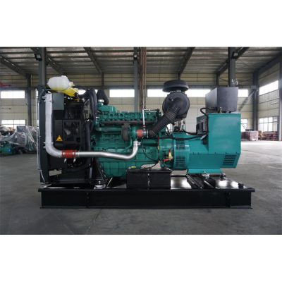 150kw沃爾沃柴油發(fā)電機(jī)組-沃爾沃6缸柴油機(jī)TAD732GE柴油發(fā)電機(jī)組,缸徑/行程：108/130mm,柴油發(fā)電機(jī)組水冷發(fā)動(dòng)機(jī)功率160KW,柴油發(fā)電機(jī)組配套馬拉松斯坦福發(fā)電機(jī)。廠價(jià)直銷歡迎選購：13773399855。