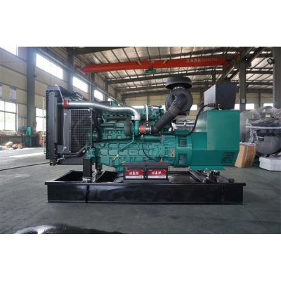 120kw沃爾沃柴油發(fā)電機(jī)組-沃爾沃6缸柴油機(jī)TAD731GE柴油發(fā)電機(jī)組,缸徑/行程：108/130mm,柴油發(fā)電機(jī)組水冷發(fā)動(dòng)機(jī)功率133KW,柴油發(fā)電機(jī)組配套馬拉松斯坦福發(fā)電機(jī)。廠價(jià)直銷歡迎選購：13773399855。