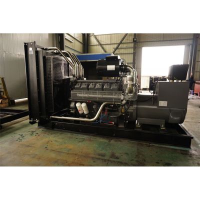 600kw無錫動力柴油發(fā)電機(jī)組-無錫動力12缸柴油機(jī)WD287TAD58柴油發(fā)電機(jī)組,缸徑/行程：138/160mm,柴油發(fā)電機(jī)組水冷發(fā)動機(jī)功率638KW,柴油發(fā)電機(jī)組配套馬拉松斯坦福發(fā)電機(jī)。廠價直銷歡迎選購：13773399855。