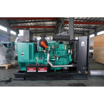 80KW玉柴柴油發(fā)電機(jī)組-玉柴4缸柴油機(jī)YCD4Y33H6-135,柴油發(fā)電機(jī)組缸徑/行程：105/125mm,柴油發(fā)電機(jī)組水冷發(fā)動(dòng)機(jī)功率99KW,柴油發(fā)電機(jī)組配套馬拉松斯坦福發(fā)電機(jī)。廠價(jià)直銷(xiāo)歡迎選購(gòu)：13773399855。