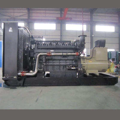 700kw上柴動力柴油發(fā)電機(jī)組-上柴股份6缸柴油機(jī)6KTAA25-G32柴油發(fā)電機(jī)組,缸徑/行程：170/185mm,柴油發(fā)電機(jī)組水冷發(fā)動機(jī)功率754KW,柴油發(fā)電機(jī)組配套馬拉松斯坦福發(fā)電機(jī)。廠價直銷歡迎選購：13773399855。