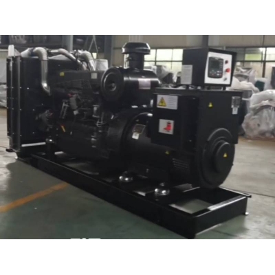 300kw上柴股份柴油發(fā)電機(jī)組-上柴動力6缸柴油機(jī)SC12E480D2柴油發(fā)電機(jī)組,缸徑/行程：128/153mm,柴油發(fā)電機(jī)組水冷發(fā)動機(jī)功率355KW,柴油發(fā)電機(jī)組配套馬拉松斯坦福發(fā)電機(jī)。廠價直銷歡迎選購：13773399855。
